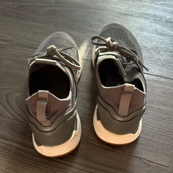 Women’s 247 rev lite new balance - gray size 8 - Picture 4 of 6